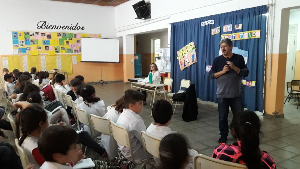 ALUMNOS DE MARULL SE INTERIORIZARON SOBRE COBRO DE IMPUESTOS Y ENERGÍA