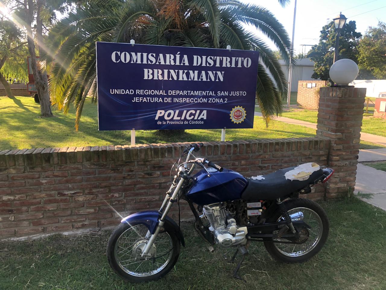 TIEMPO BRINKMANN: POLICIA RECUPERA MOTO ROBADA