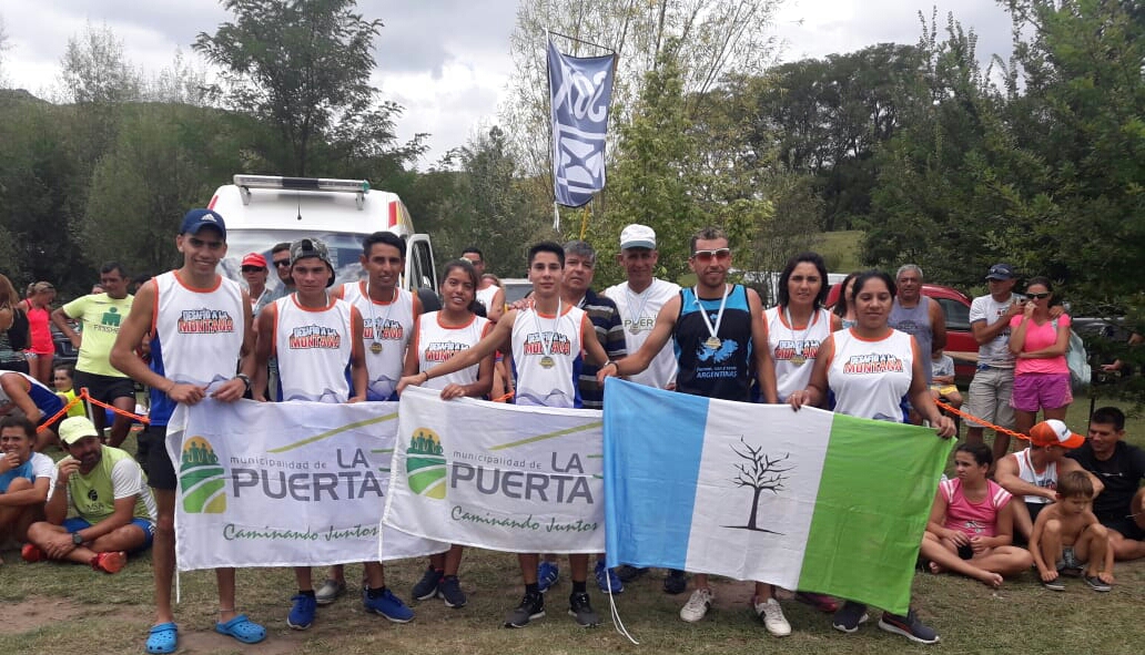 La Puerta: Maratonistas participaron en el “Desafío a la montaña”
