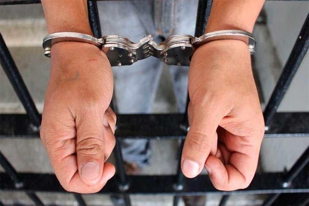 BALNEARIA: UN CONDUCTOR ALCOHOLIZADO CHOCO Y SE FUGÓ BALNEARIA: UN CONDUCTOR ALCOHOLIZADO CHOCO Y SE FUGÓ