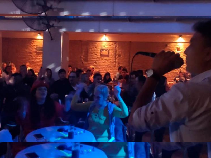 LAS VARILLAS: POLÉMICA POR UN BAR QUE REALIZA SHOWS EN VIVO