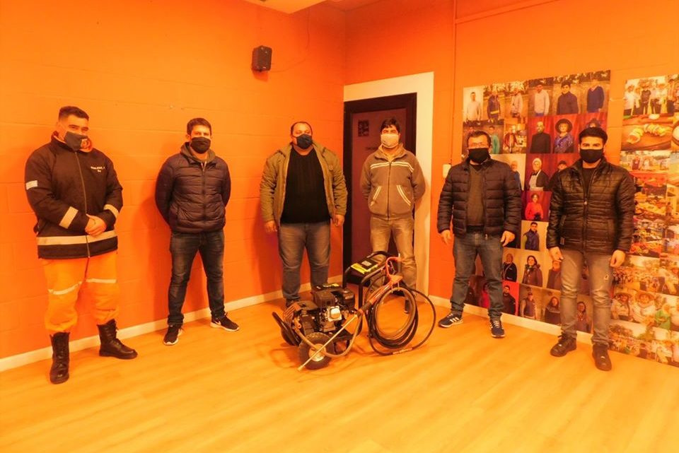 MARULL: MUNICIPALIDAD DONÓ EQUIPO A BOMBEROS VOLUNTARIOS MARULL: MUNICIPALIDAD DONÓ EQUIPO A BOMBEROS VOLUNTARIOS