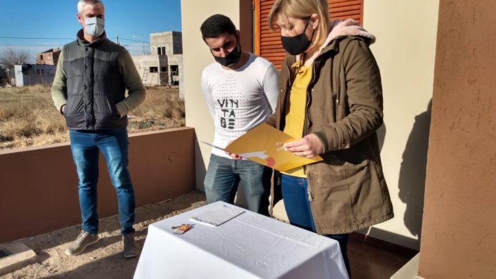 RÍO PRIMERO: EL FO.MU.VI. ENTREGÓ OTRA VIVIENDA Y SORTEÓ LAS UBICACIONES PARA LAS 12 DEL PLAN MI CASA