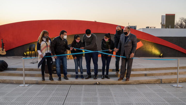 MARULL: SE INAUGURÓ LA PLAZA DEL BARRIO CENTENARIO