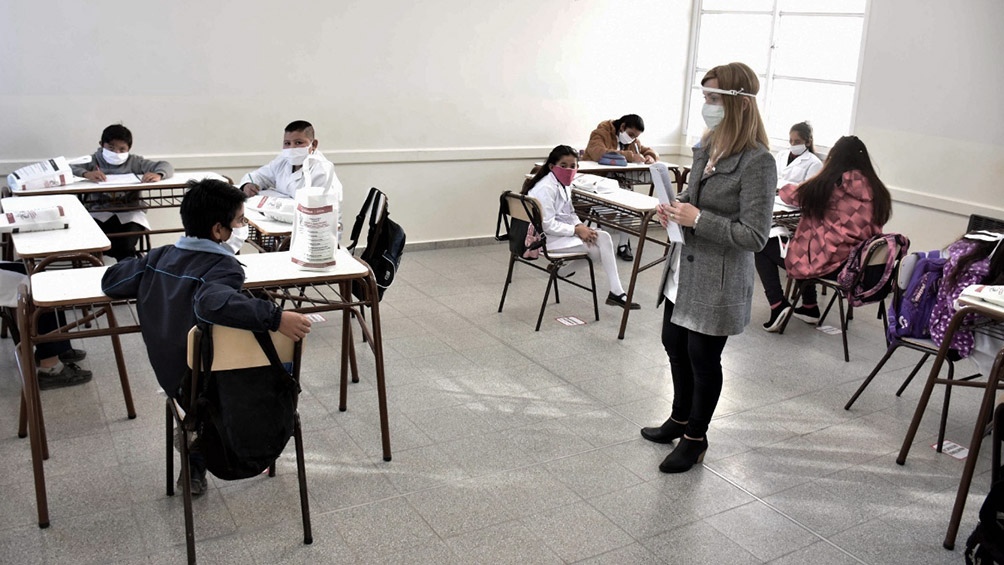SAN JUAN VOLVIÓ A LAS CLASES PRESENCIALES EN PLENA PANDEMIA SAN JUAN VOLVIÓ A LAS CLASES PRESENCIALES EN PLENA PANDEMIA