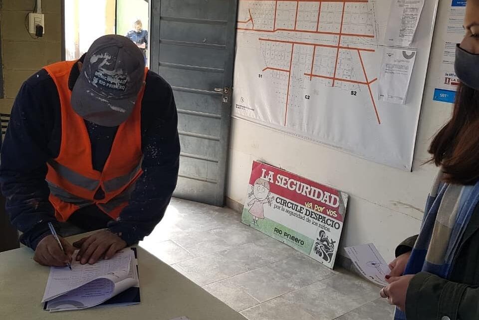 RÍO PRIMERO: EL MUNICIPIO OTORGÓ UN BONO DE 3000 PESOS A EMPLEADOS RÍO PRIMERO: EL MUNICIPIO OTORGÓ UN BONO DE 3000 PESOS A EMPLEADOS