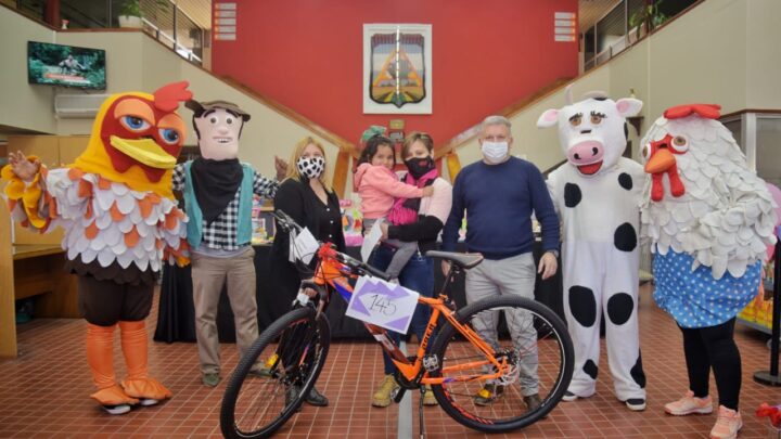ARROYITO: MUNICIPALIDAD REALIZÓ EL GRAN SORTERO PARA LAS NIÑAS Y NIÑOS