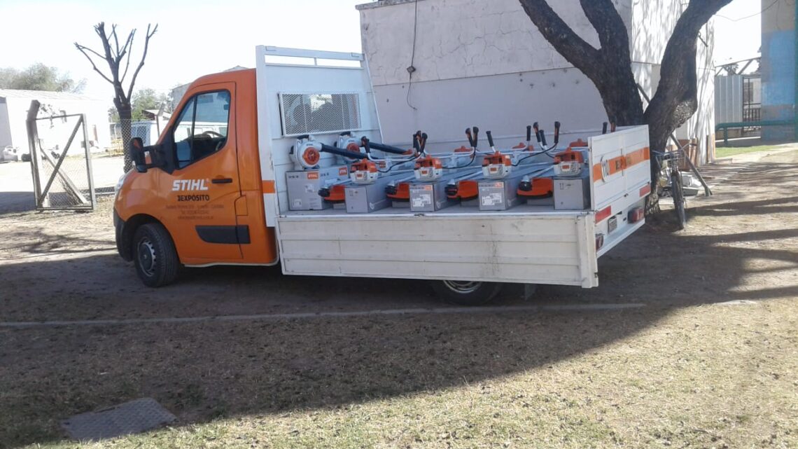 ARROYITO: MUNICIPALIDAD INCORPORÓ EQUIPO PARA DESMALEZAR ARROYITO: MUNICIPALIDAD INCORPORÓ EQUIPO PARA DESMALEZAR