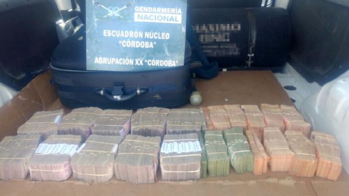 ARROYITO: LLEVABA CASI SEIS MILLONES DE PESOS EN UNA CAMIONETA Y LO DETUVIERON