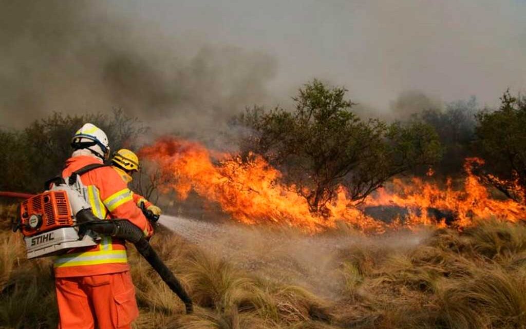 INCENDIOS EN CÓRDOBA: SUMAN BRIGADISTAS DE LA NACION A LA LUCHA CONTRA EL FUEGO INCENDIOS EN CÓRDOBA: SUMAN BRIGADISTAS DE LA NACION A LA LUCHA CONTRA EL FUEGO