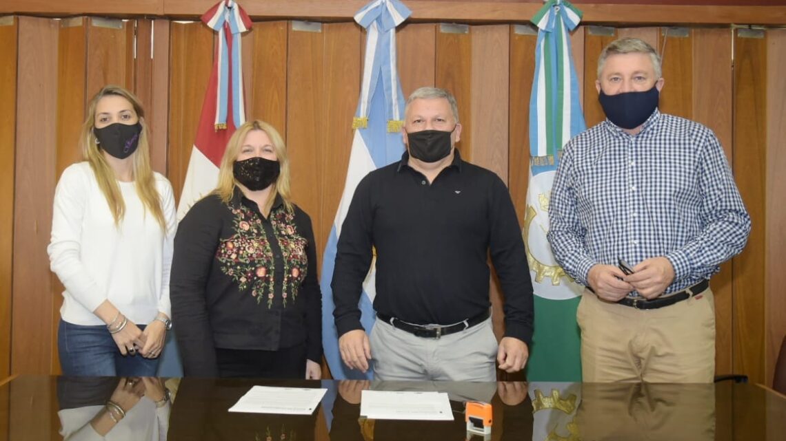 CORONAVIRUS: MUNICIPIO Y COMERCIOS DE ARROYITO INICIARON LA “ETAPA DE COMPROMISO SOCIAL Y COMUNITARIO” CORONAVIRUS: MUNICIPIO Y COMERCIOS DE ARROYITO INICIARON LA “ETAPA DE COMPROMISO SOCIAL Y COMUNITARIO”
