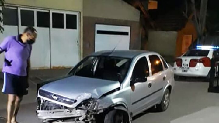 DEVOTO: CHOCARON CON UNA CASA, METIERON EL AUTO EN EL DORMITORIO