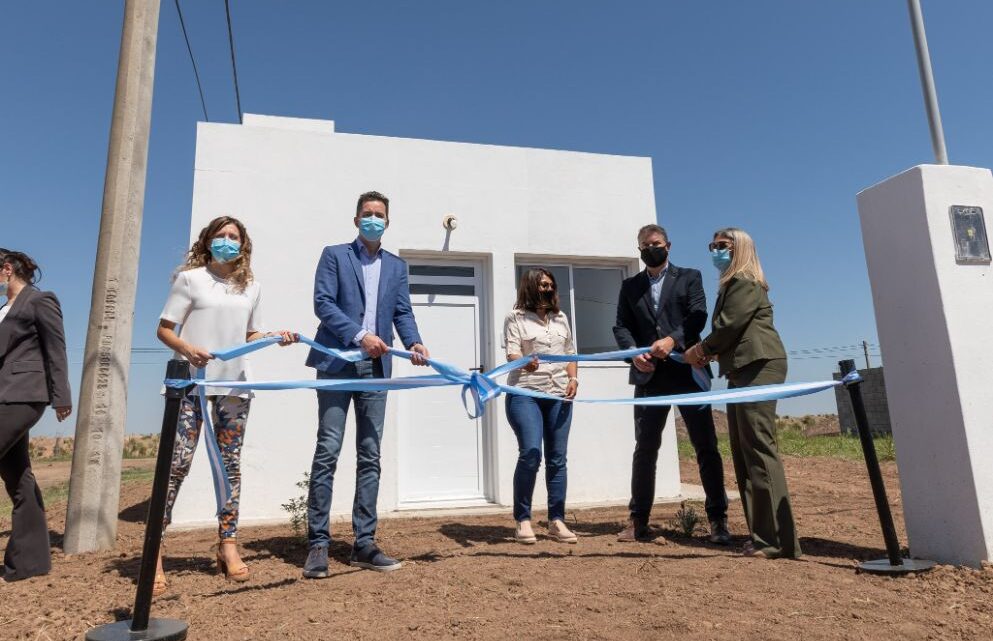 EL VICEGOBERNADOR MANUEL CALVO INAUGURÓ VIVIENDAS SEMILLA EN FREYRE