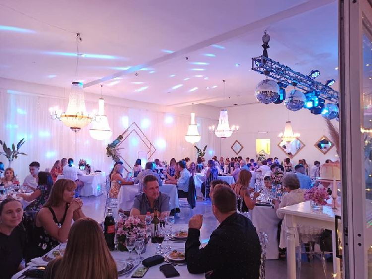 CON AUTORIZACIÓNES ASÍ SE REALIZÓ UNA “FIESTA DE 15” EN PLENA PANDEMIA