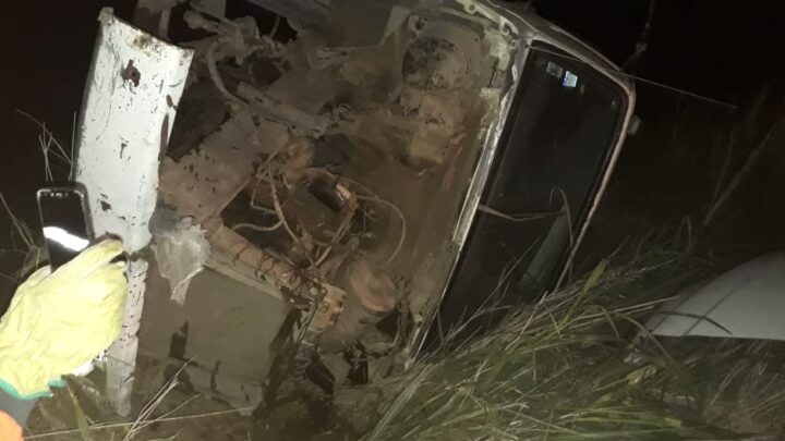 MARULL: UN CAMIÓN LECHERO VOLCÓ EN LA ZONA RURAL