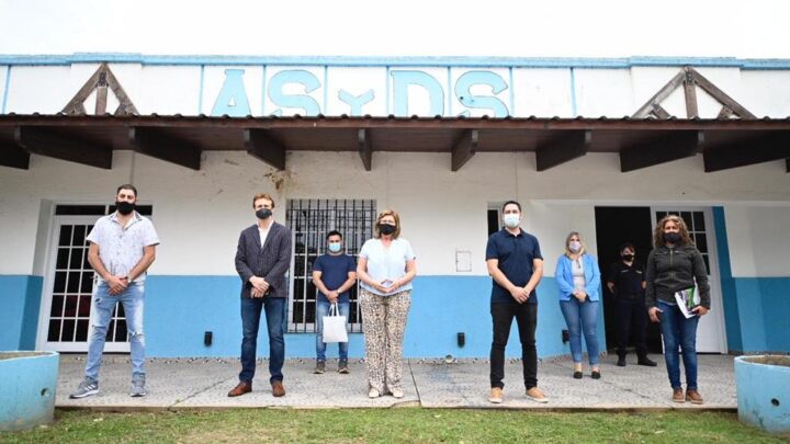 CLUBES DE SEEBER Y VIGNAUD RECIBIERON INSUMOS PARA MEJORAS EDILICIAS