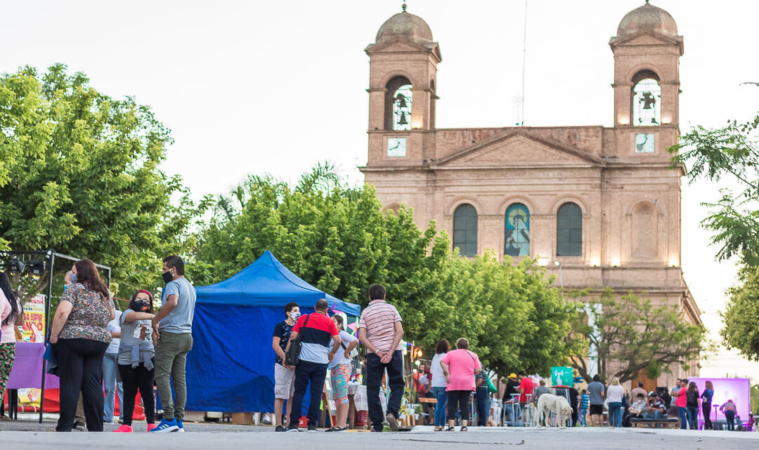 VILLA SANTA ROSA: VOLVIÓ EL CICLO “PASEO EN MI PLAZA”