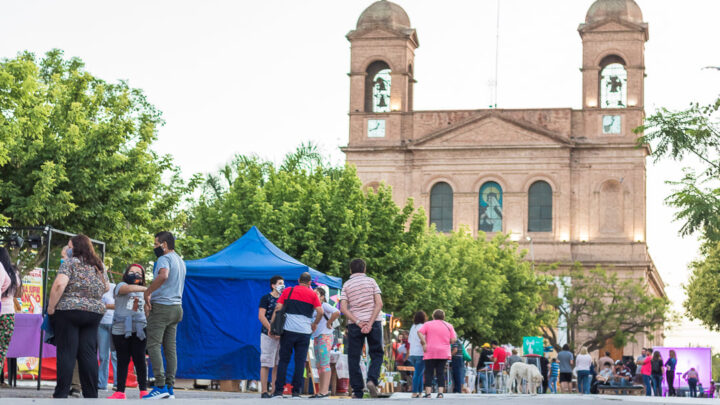 VILLA SANTA ROSA: VOLVIÓ EL CICLO “PASEO EN MI PLAZA”