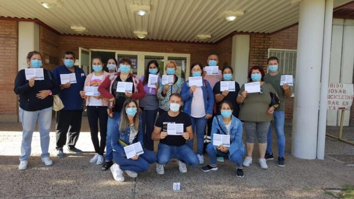 LA PARA: COMENZÓ LA VACUNACIÓN DEL PERSONAL DEL HOSPITAL LOCAL CONTRA EL COVID-19