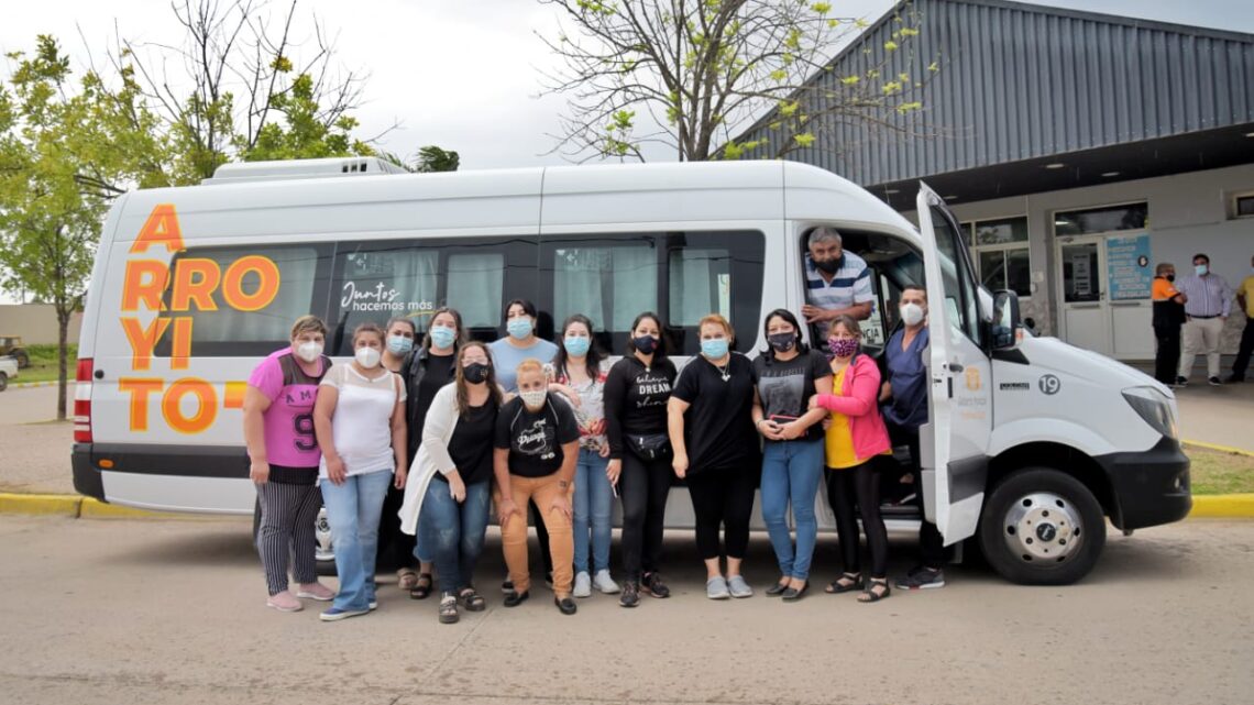 ARROYITO: 15 PERSONAS DE LA PRIMERA LÍNEA DE BATALLA CONTRA EL COVID-19 RECIBIERON LA VACUNA ARROYITO: 15 PERSONAS DE LA PRIMERA LÍNEA DE BATALLA CONTRA EL COVID-19 RECIBIERON LA VACUNA