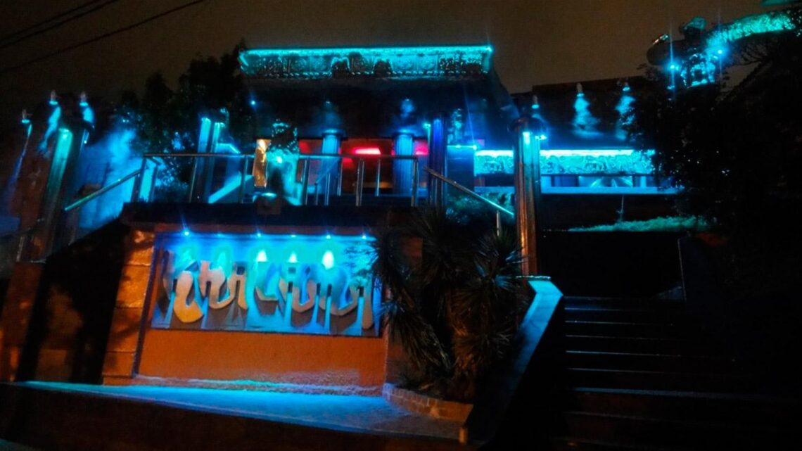 CLAUSURARON UN CONOCIDO BOLICHE DE CARLOS PAZ, HABÍA 700 PERSONAS EN UN BAILE CLAUSURARON UN CONOCIDO BOLICHE DE CARLOS PAZ, HABÍA 700 PERSONAS EN UN BAILE