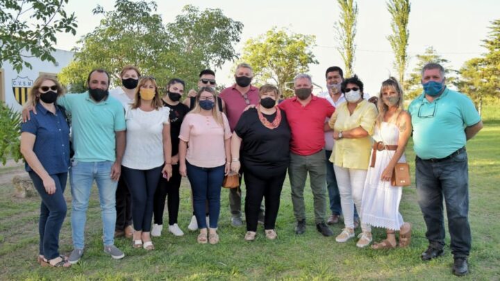 ARROYITO: RECONOCEN A EX MIEMBROS DE LA COMISIÓN DIRECTIVA DE CENTRO VECINAL SAN MIGUEL