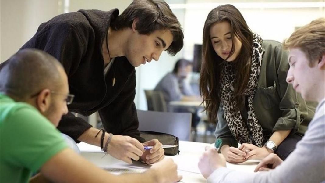 EN RÍO PRIMERO LOS JÓVENES ACCEDEN A UN EMPLEO EN RÍO PRIMERO LOS JÓVENES ACCEDEN A UN EMPLEO