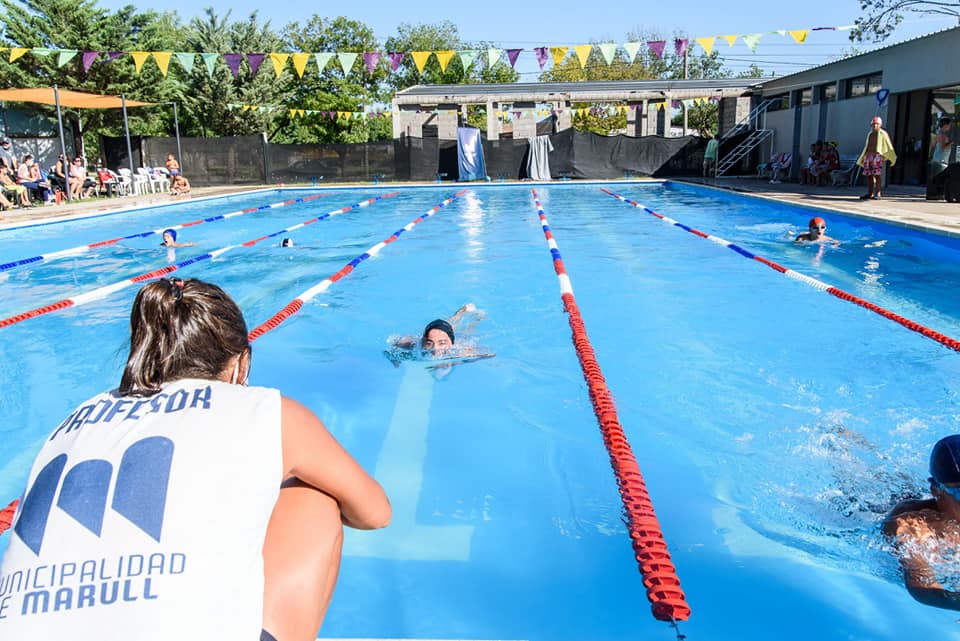 MARULL: SE CONCRETÓ UNA COMPETENCIA LOCAL DE NATACIÓN