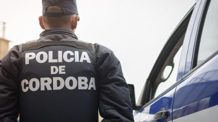ROMPIÓ EL AISLAMIENTO PARA DAR UNA VUELTA EN MOTO