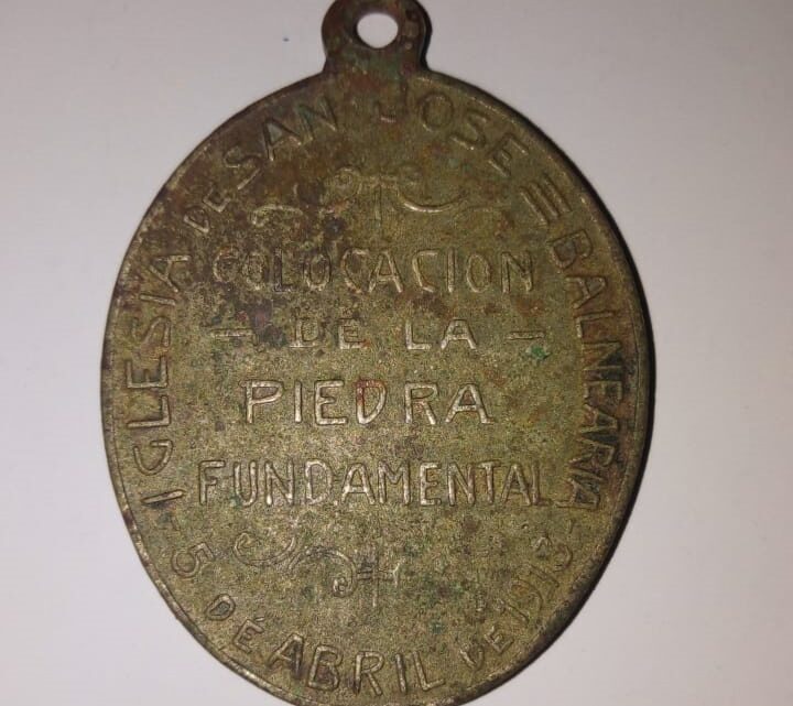 BALNEARIA: A HORAS DE LAS PATRONALES APARECIÓ LA MEDALLA FUNDACIONAL DE LA PARROQUIA