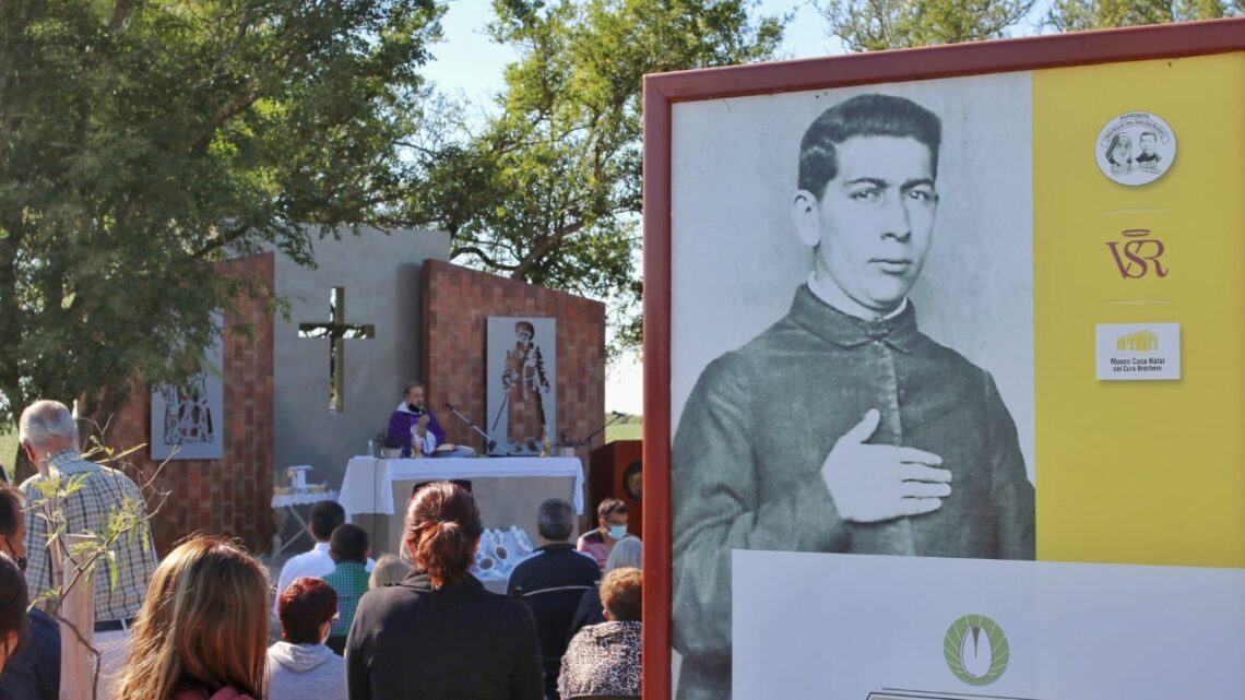 VILLA SANTA ROSA: PRESENTARON EL “ALTAR DEL NACIMIENTO DEL NIÑO BROCHERO”
