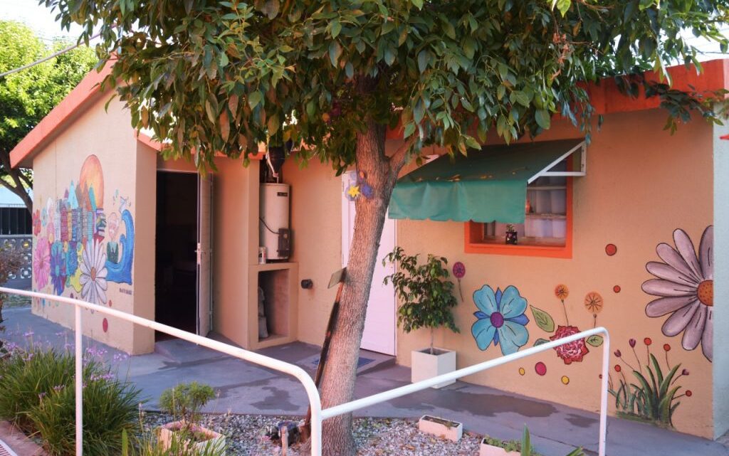 ARROYITO: ARTISTAS CONFECCIONAN MURALES EN ESPÁCIOS PÚBLICOS