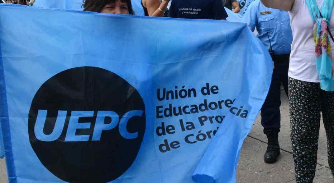 Docentes de Córdoba piden un aumento salarial