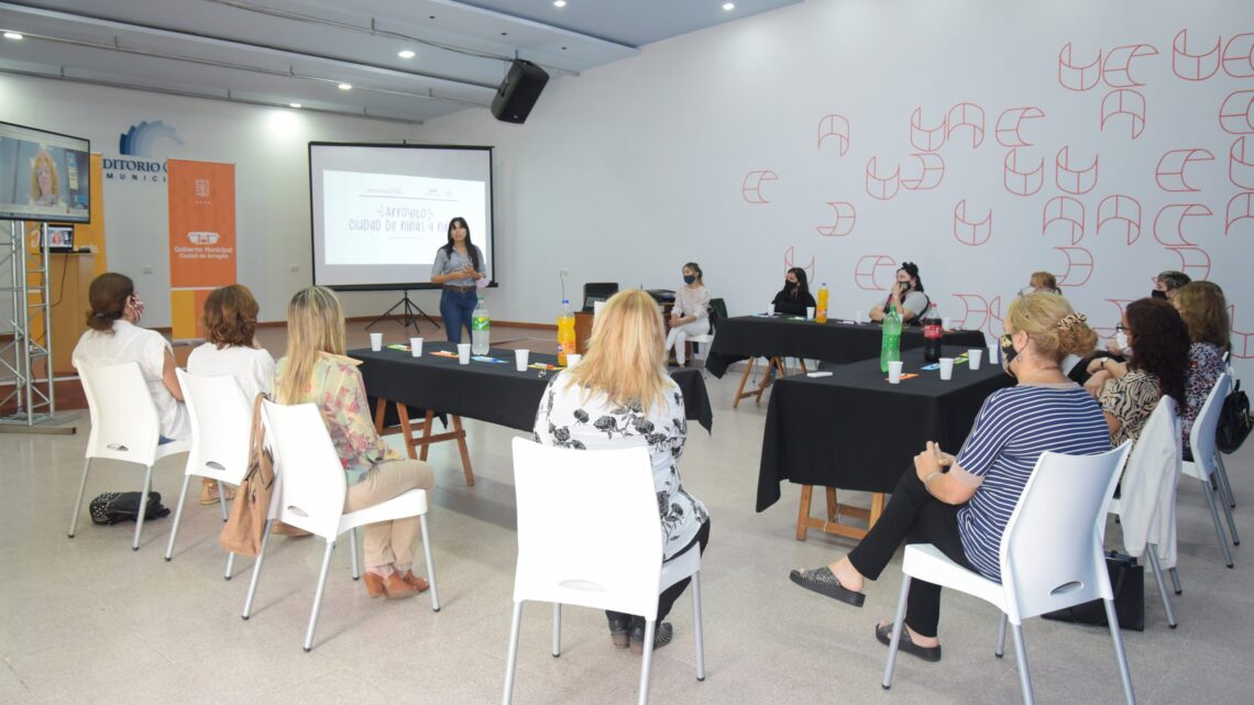 PRIMERA INFANCIA: EL MUNICIPIO LLEVÓ ADELANTE UNA MESA DE TRABAJO JUNTO A INSTITUCIONES EDUCATIVAS DE ARROYITO