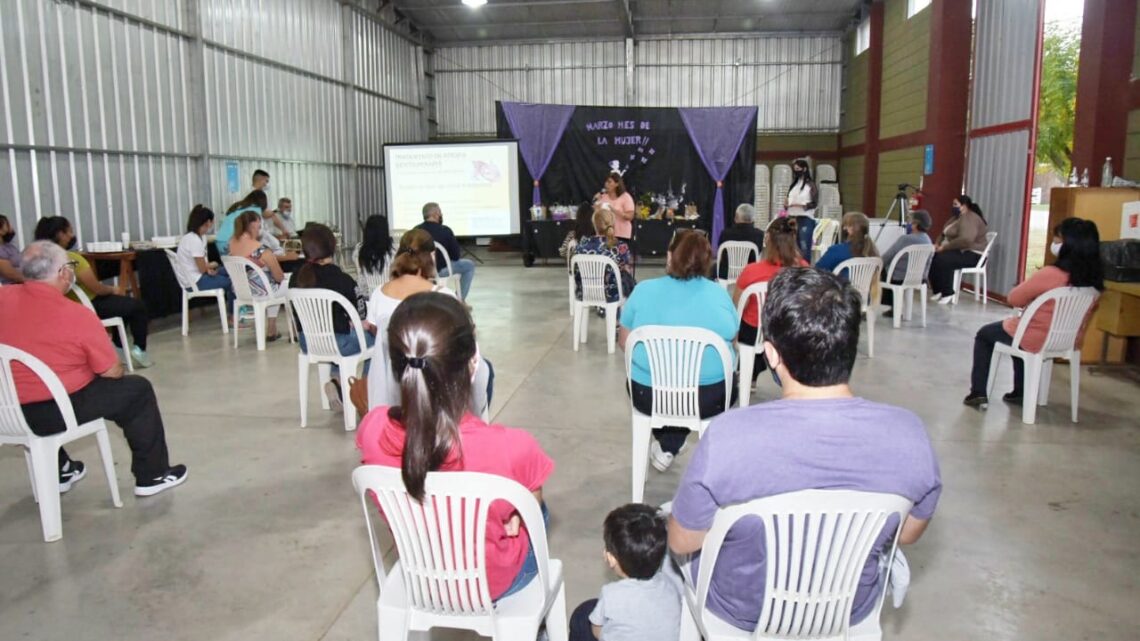 ARROYITO: SE LLEVÓ A CABO EN LA CURVA, LA JORNADA DE REVALORIZACIÓN DEL ROL DE LA MUJER