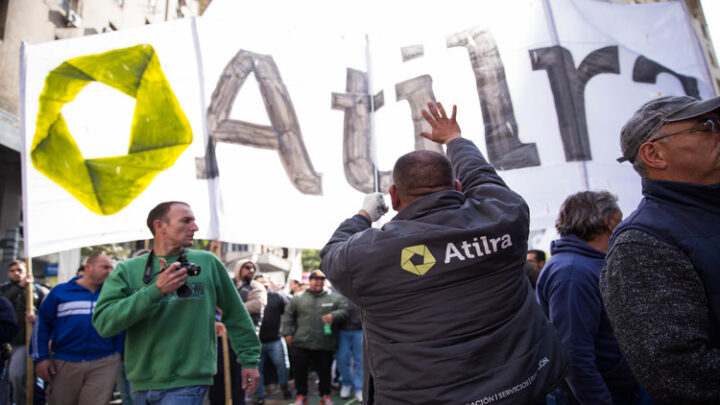 Tras el “fracaso” del rescate de San-Cor, Atilra amenaza con parar la industria láctea