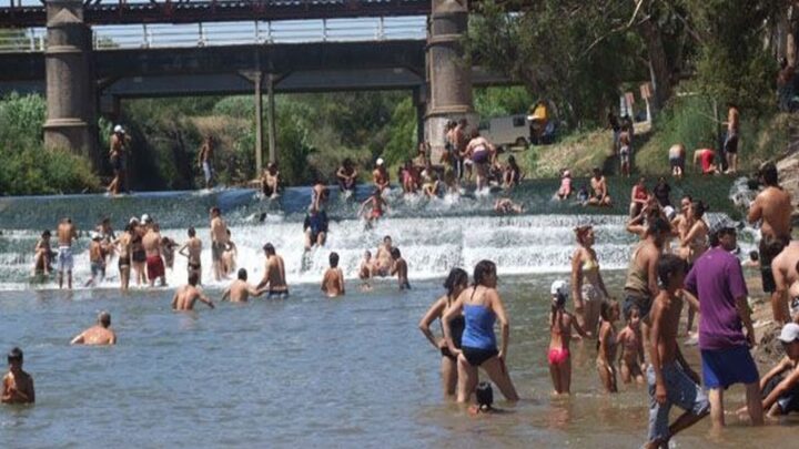 Turismo: el balneario de los tres puentes y la cascada en Marull