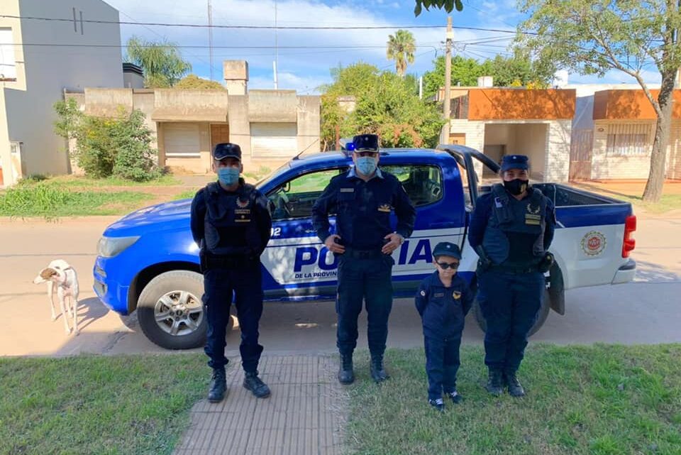 Morteros: Emiliano cumplía años y la policía le hizo un regalo especial