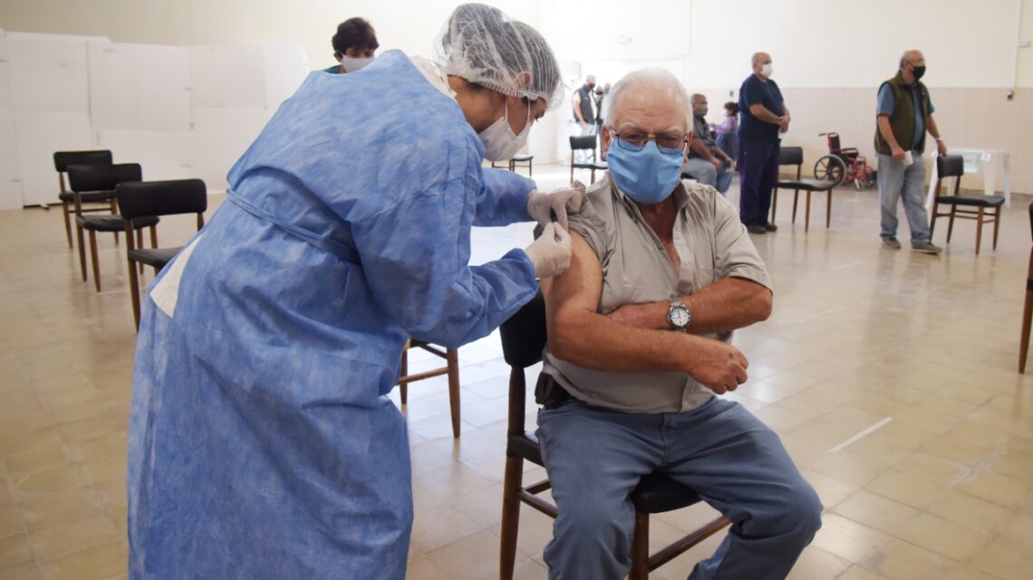 Arroyito: Continúa la vacunación antigripal en el Hospital y el Salón Parroquial