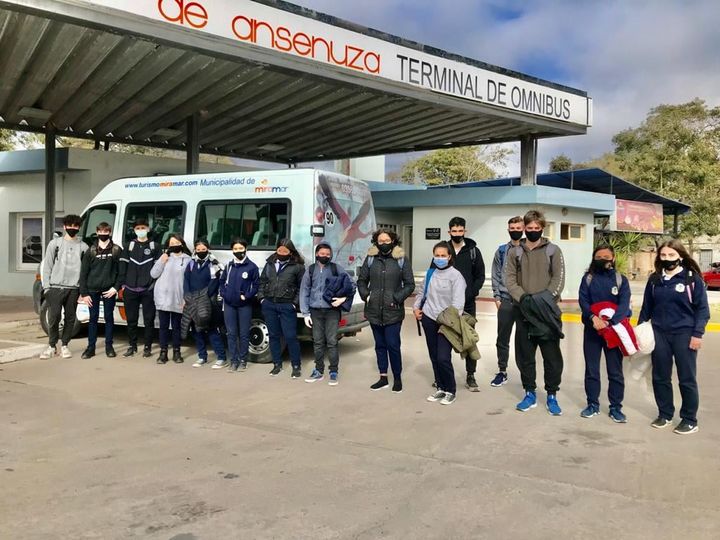Miramar de Ansenuza: Municipalidad traslada a alumnos ante la falta de transporte público