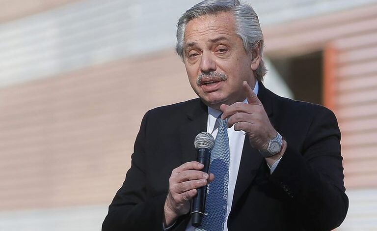 El presidente Fernández anunció un nuevo bono de 45 mil pesos