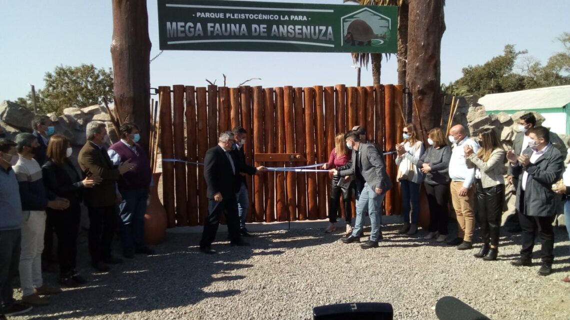 La Para: Guzmán inauguró el Parque Pleistocénico junto a la diputada Gabriela Estévez La Para: Guzmán inauguró el Parque Pleistocénico junto a la diputada Gabriela Estévez
