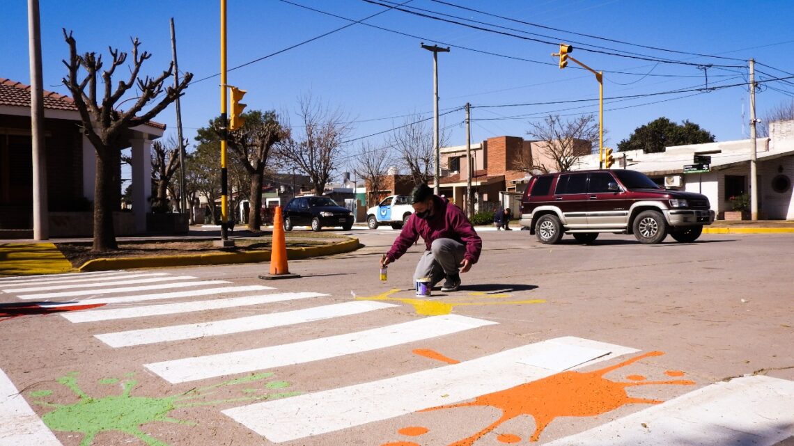 Río Primero: Nuevos semáforos con arte urbano