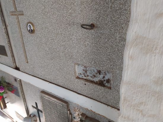 Morteros: robaron más de 50 placas de bronce de los cementerios