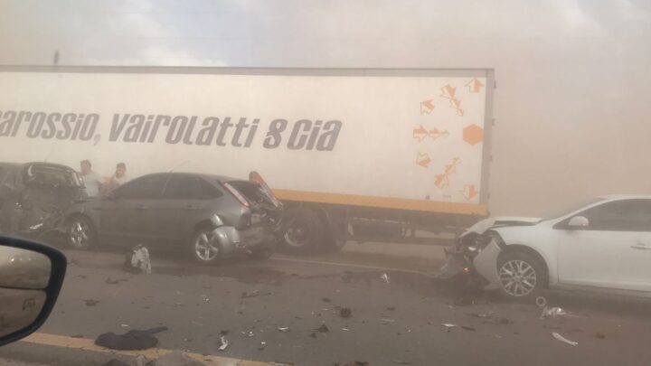 El viento provocó un accidente en cadena en la autovía 19