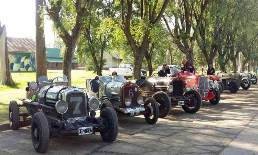 Miramar recibe hoy viernes a los autos antiguos del rally 300 millas de Santa Fe