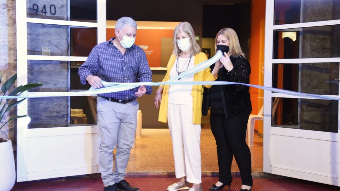 Arroyito: Benedetti inauguró una nueva sala del vacunatorio y reconoció a trabajadoras de la salud