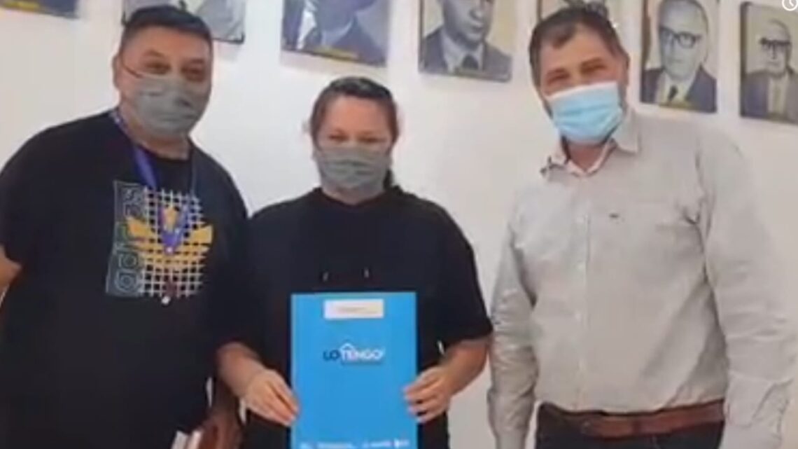 Balnearia: Méndez entregó 16 lotes del programa Lo Tengo