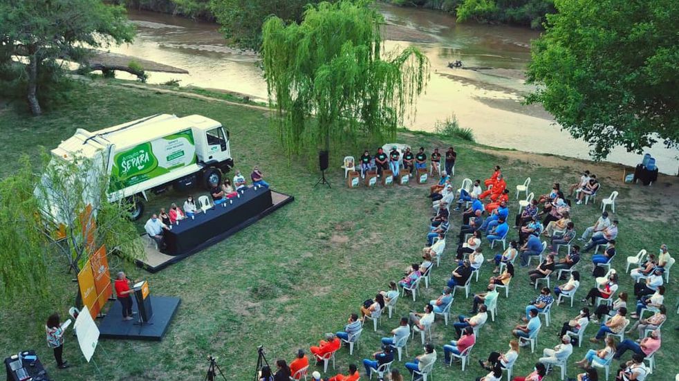 Arroyito: Suma Verde, el programa de forestación comienza a entregar arboles