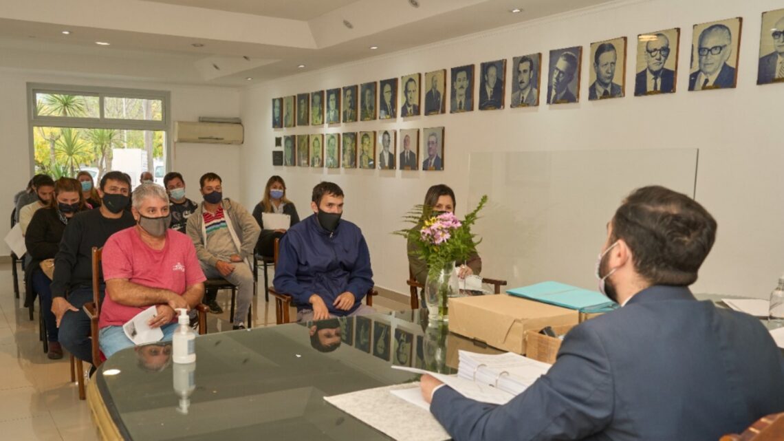 Balnearia: Familias recibieron escrituras del programa Lo Tengo